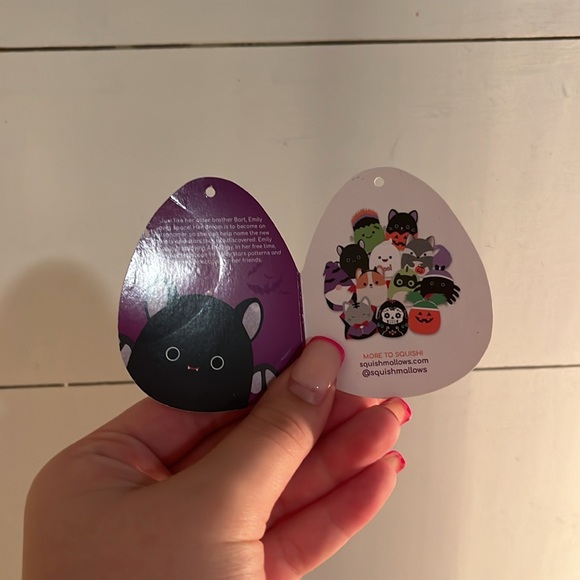 Emily, the bat squish mellow - Picture 6 of 6